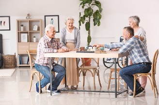 Résidences seniors ou étudiantes : quel investissement immobilier choisir ?