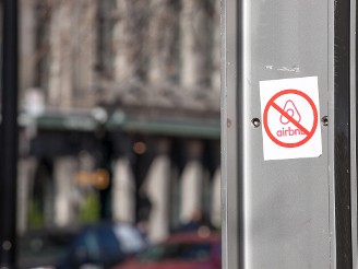 Loi anti AirBnb : le texte suspendu avec la dissolution