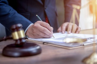 Achat immobilier : les frais de notaire devraient grimper en mars 2025