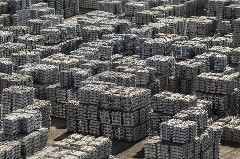 Droits de douane américains: 50% de surtaxe sur l’acier et l’aluminium