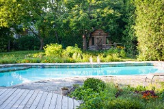 Piscine, abri de jardin : la taxe d’aménagement baisse en 2026