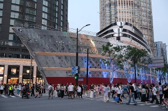 Flagship : les marques de luxe investissent pour renouer avec le public