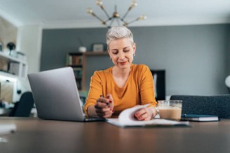 Comment Claire, 45 ans, a-t-elle utilisé les SCPI pour préparer sa retraite ?