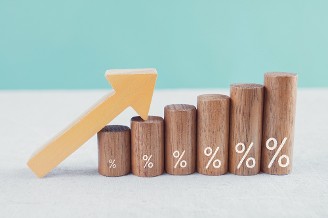 Succession : Comment avantager un proche dévoué ?